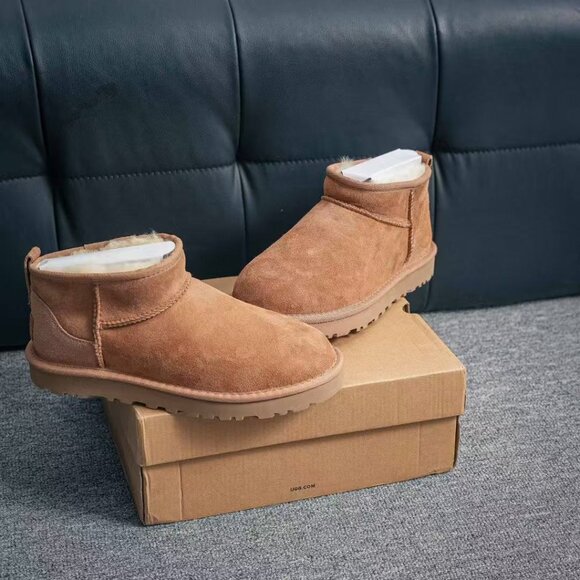 UGG Tan Platform Shoes - Picture 3 of 9